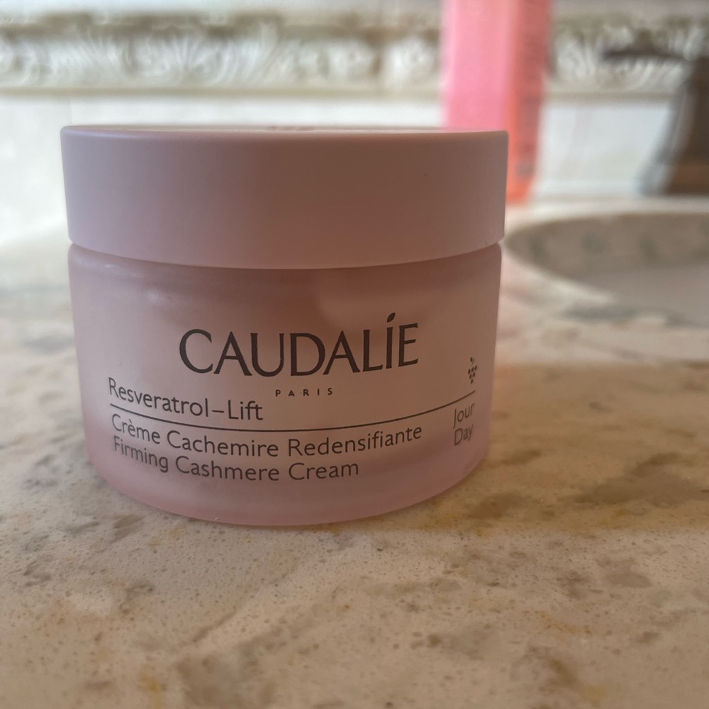 Caudalie Reservatrol face lift moisturizer